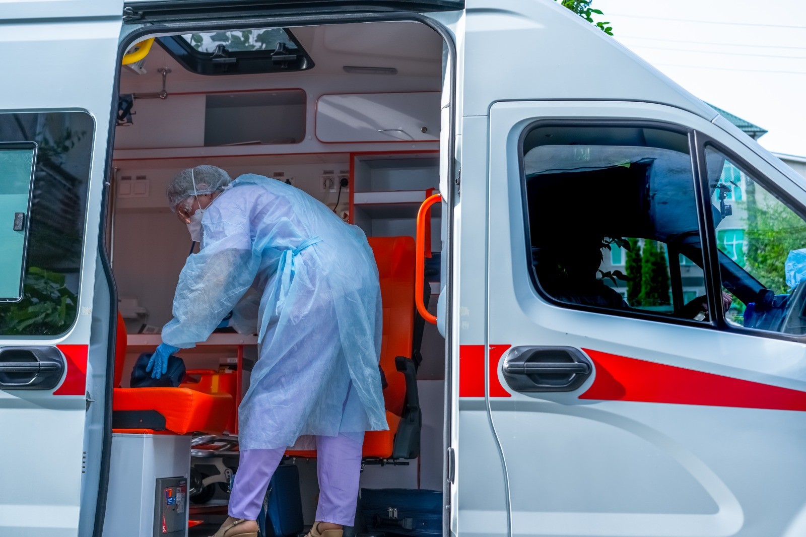 Hasta nakil özel ambulans sayesinde hastalar tedbir altında tutulmuş olur. İstenmeyen kötü bir tabloyla karşı karşıya kalınmadan en acil şekilde önlemlerinde alınması sağlanmaya çalışılır