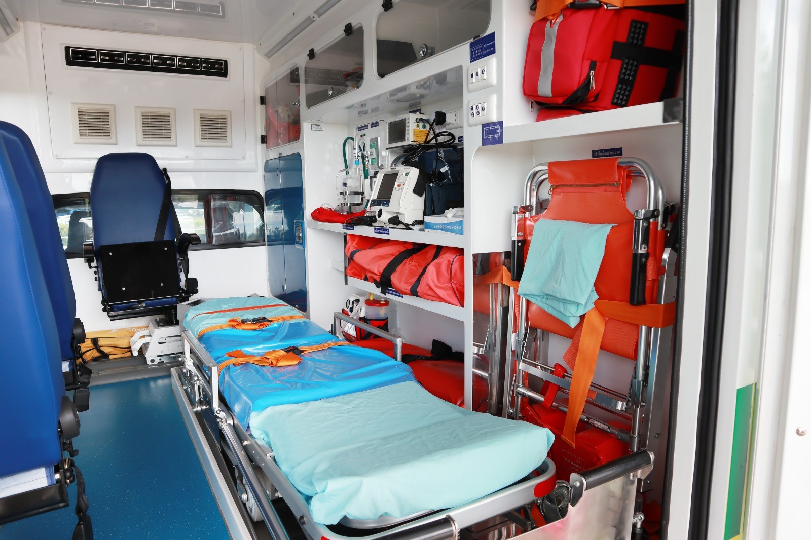 Asrın Ambulans olarak gelişmiş modern ambulans filomuzla sizlere üstün bir sağlık hizmeti sunuyoruz.